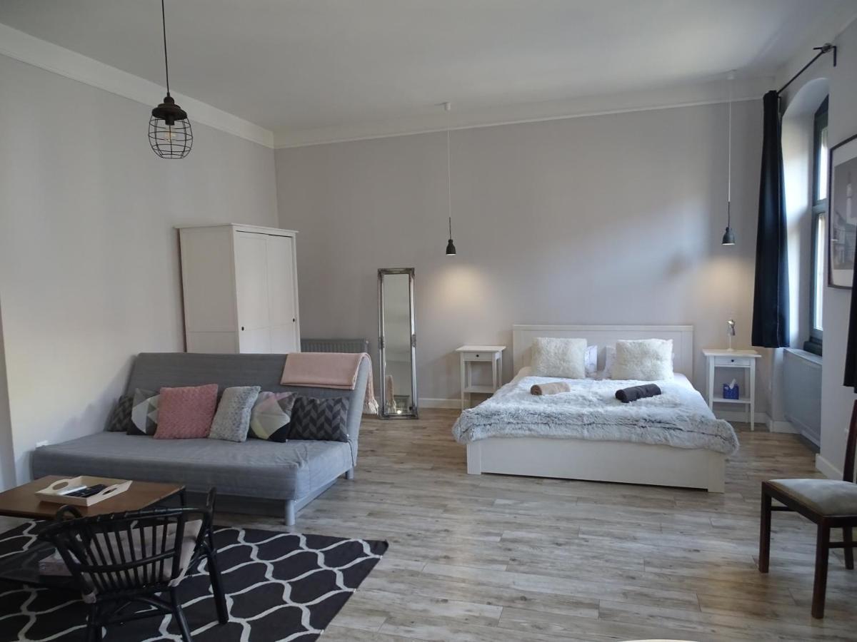 Óváros Apartman Veszprém Esterno foto