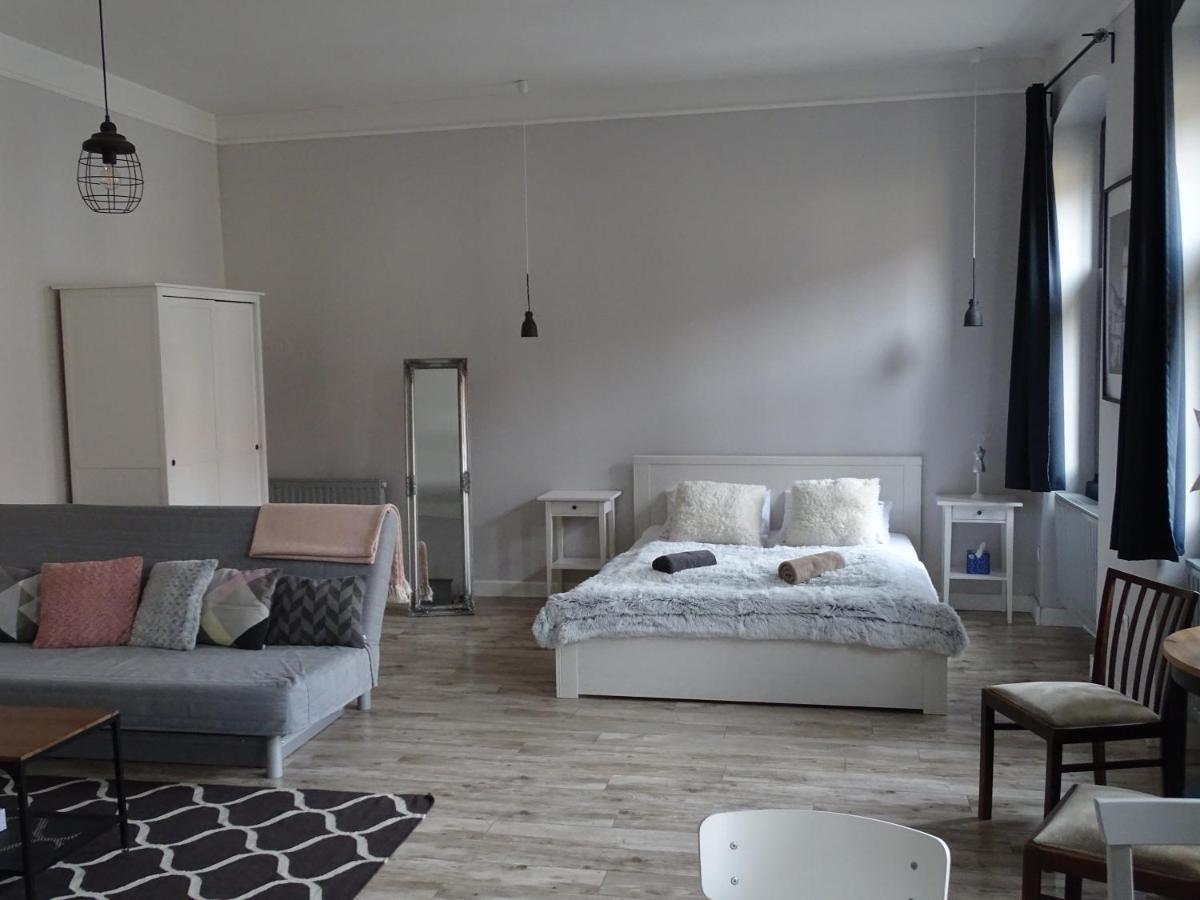 Óváros Apartman Veszprém Esterno foto