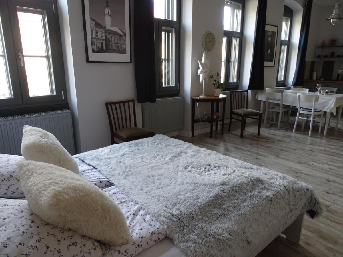 Óváros Apartman Veszprém Esterno foto