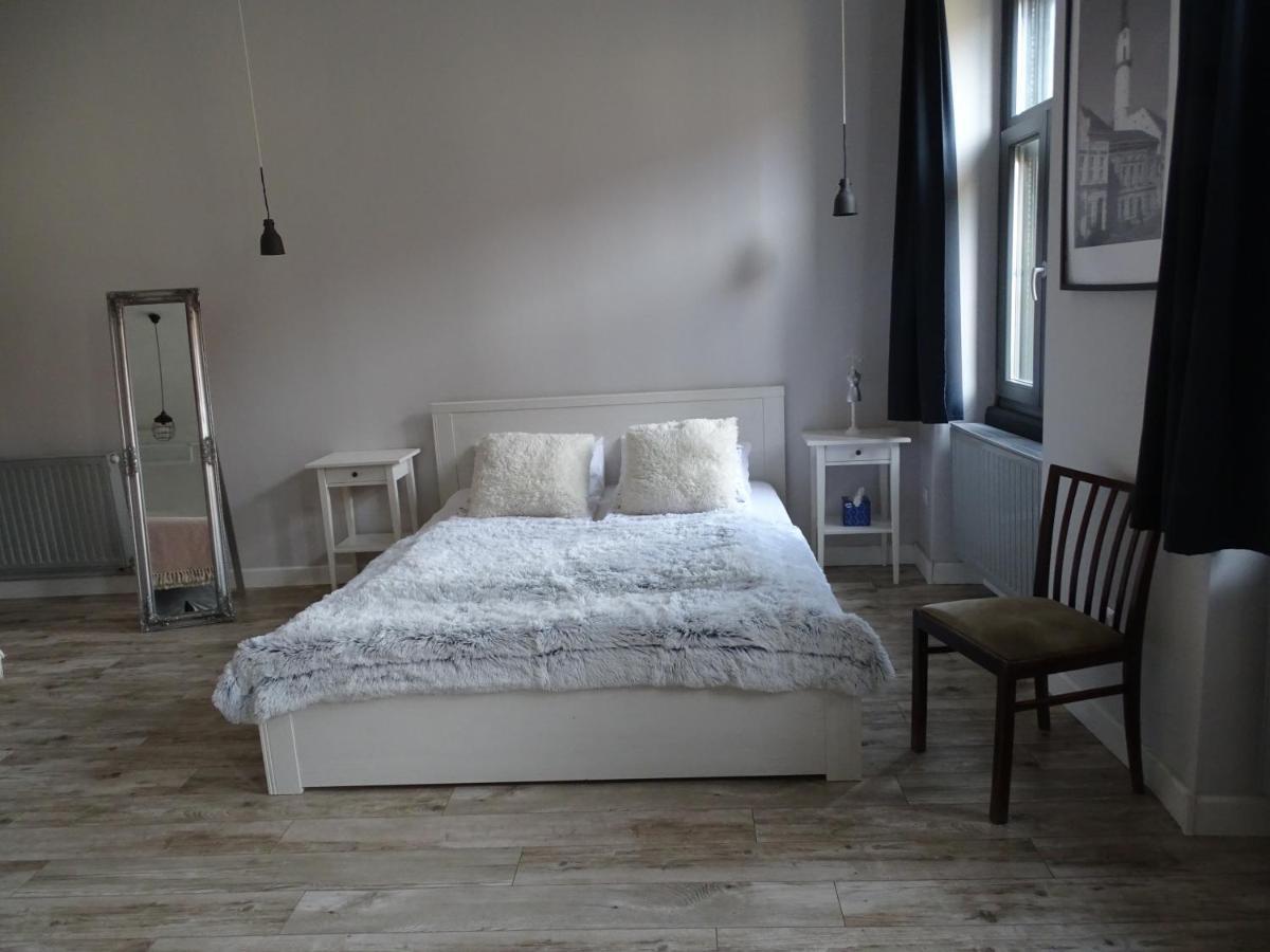 Óváros Apartman Veszprém Esterno foto