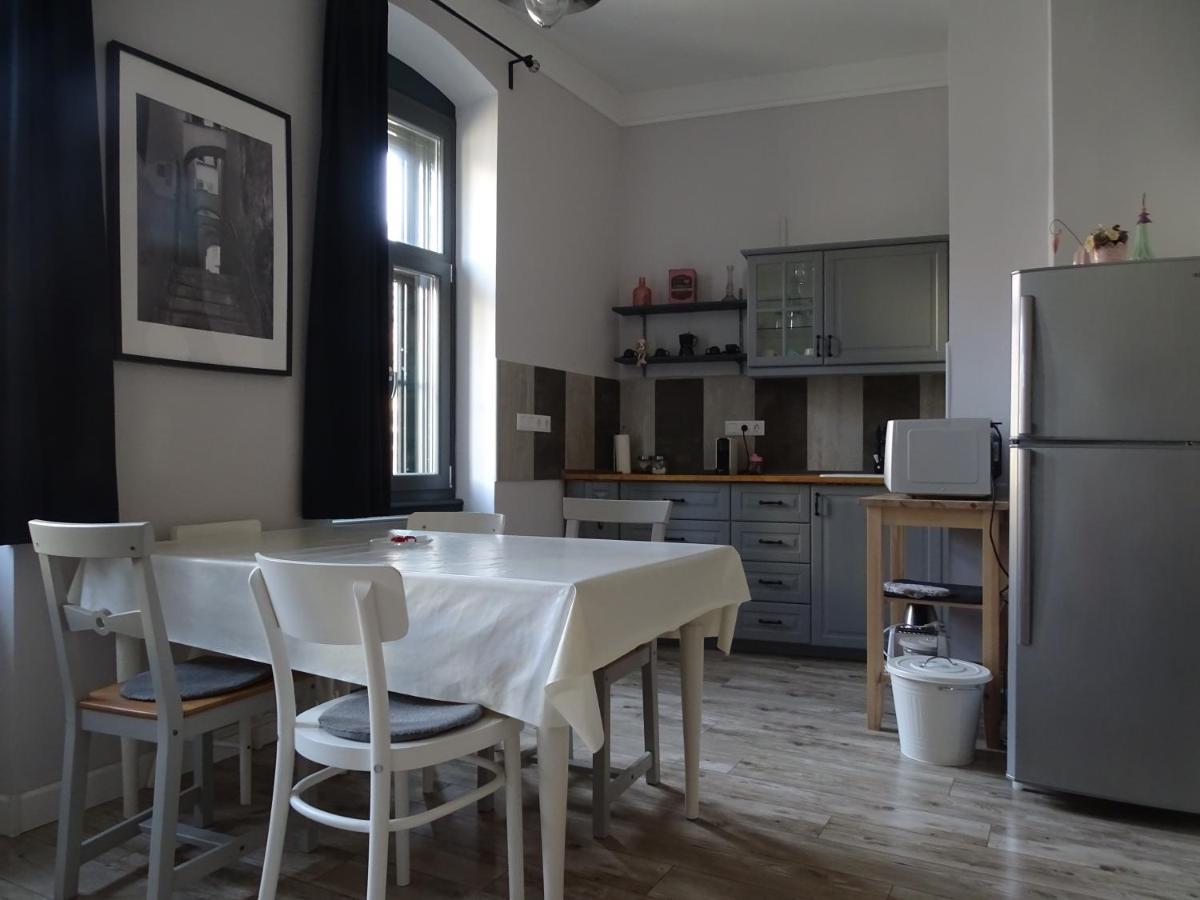 Óváros Apartman Veszprém Esterno foto