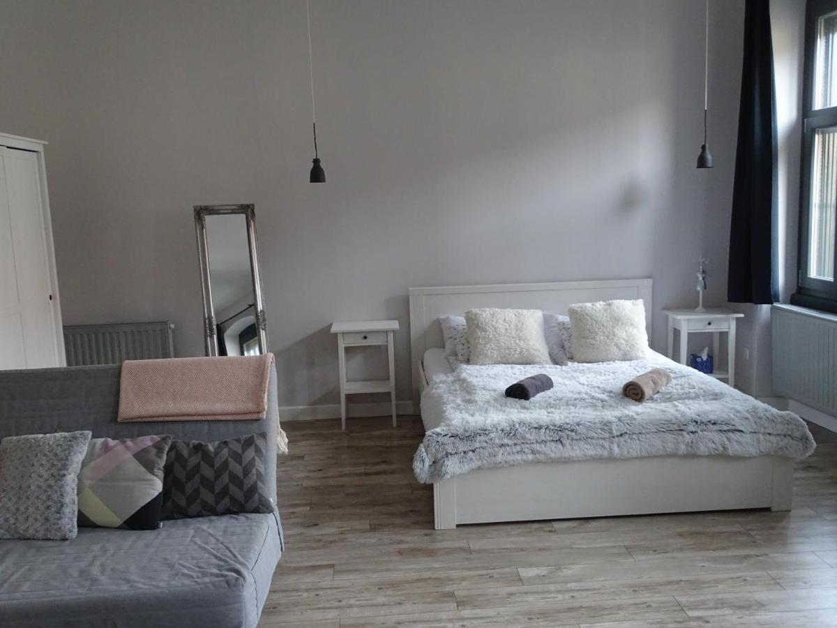 Óváros Apartman Veszprém Esterno foto