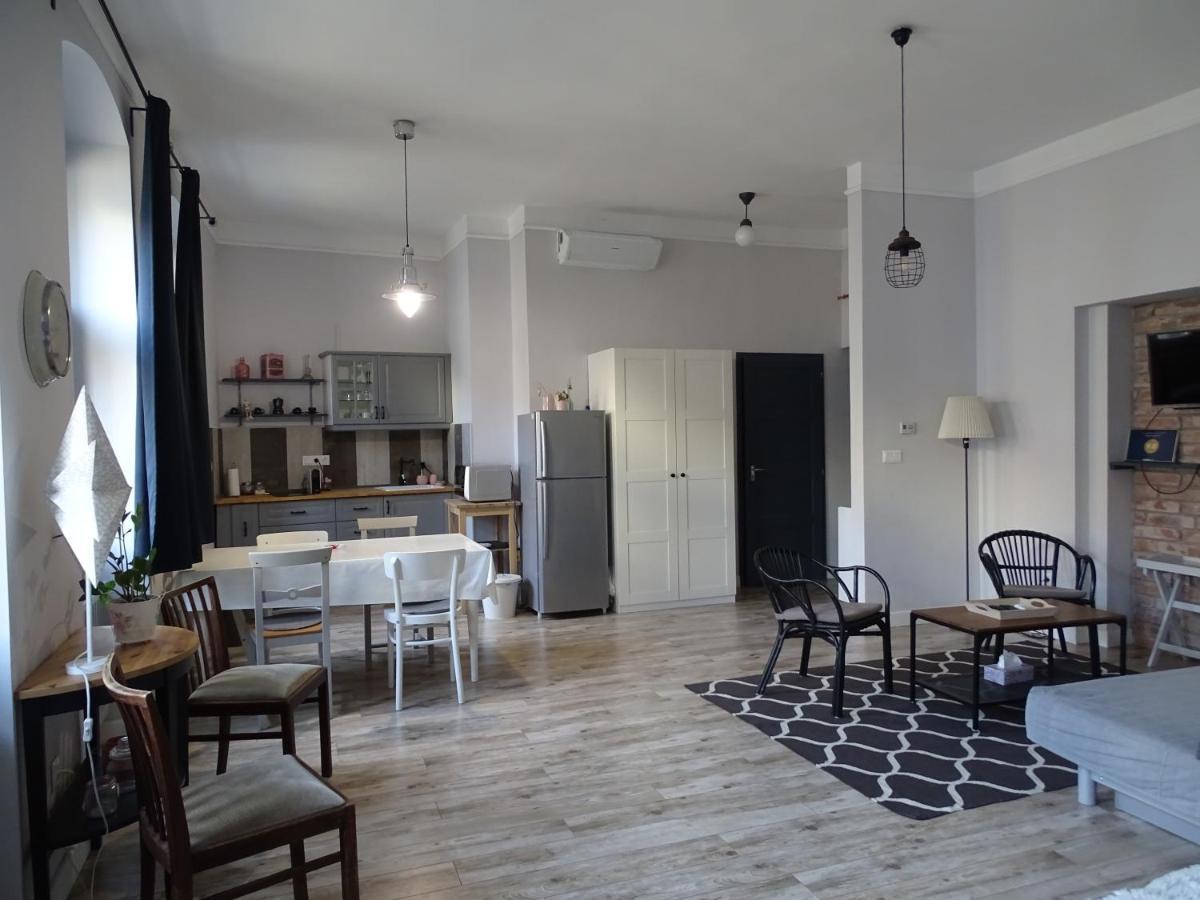 Óváros Apartman Veszprém Esterno foto