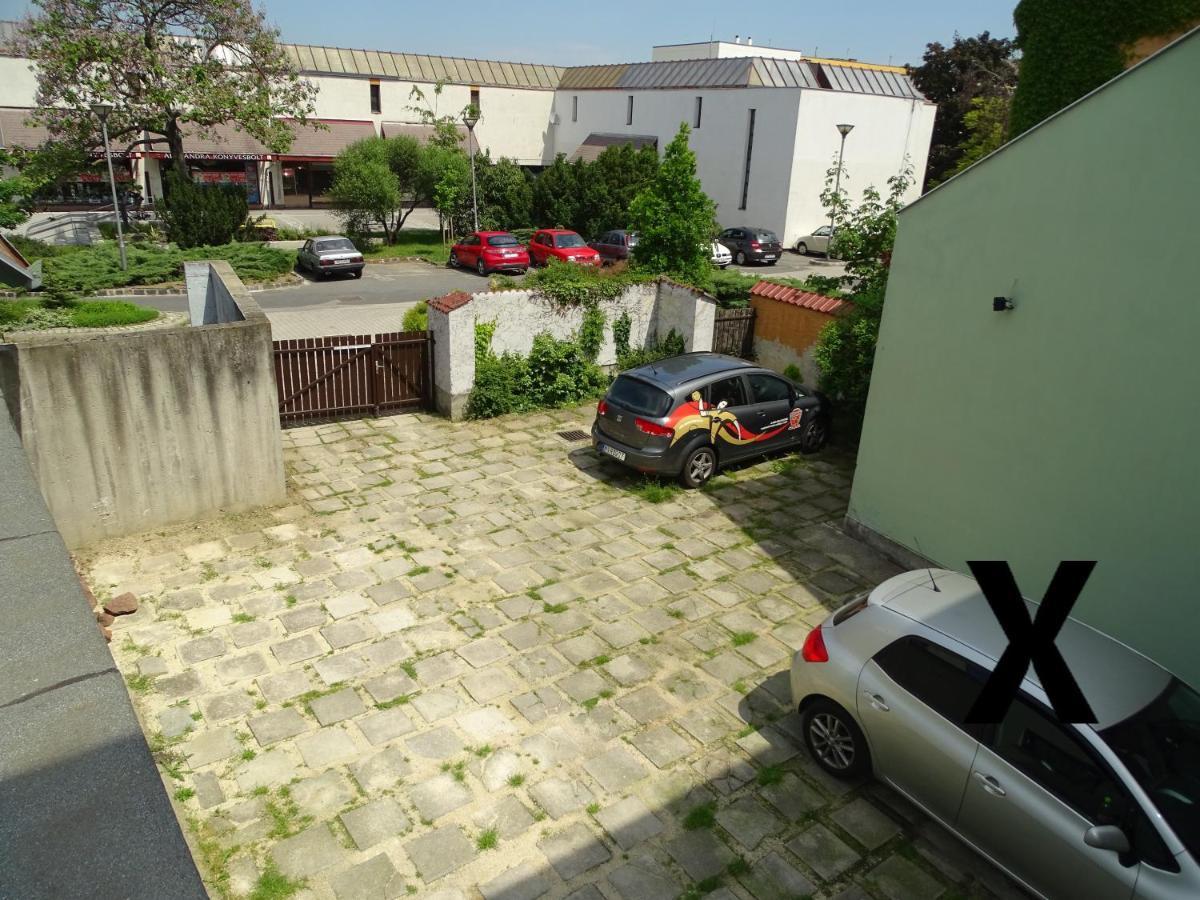 Óváros Apartman Veszprém Esterno foto