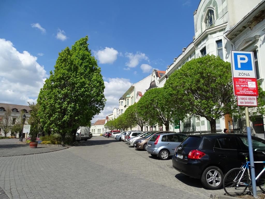 Óváros Apartman Veszprém Esterno foto