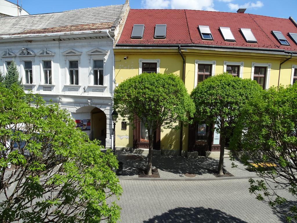 Óváros Apartman Veszprém Esterno foto