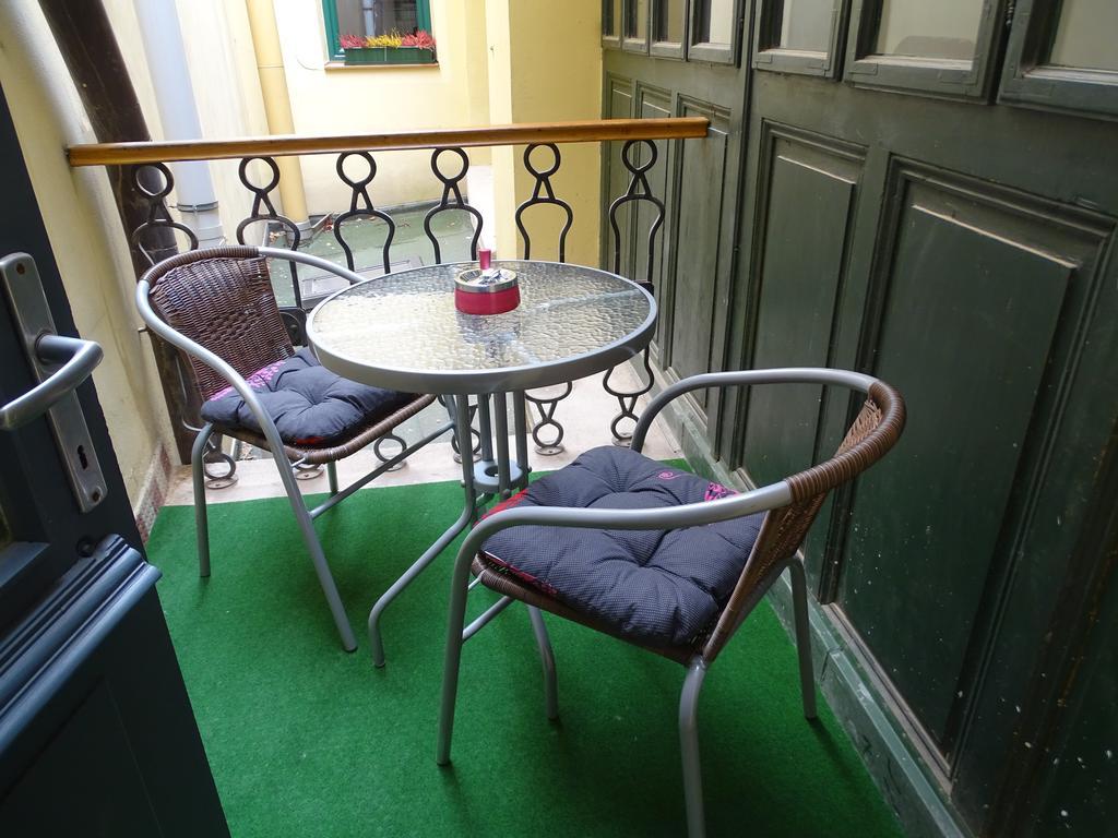 Óváros Apartman Veszprém Esterno foto